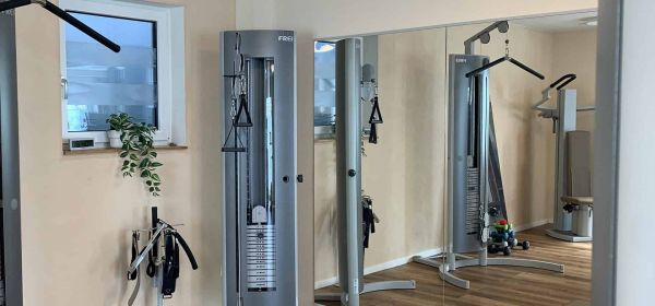 KGG & MTT mit physiotherapeutischer Anleitung. Geben Sie Ihrem Körper die Chance sich selbst zu helfen mit Medizinische Trainingstherapie und Krankengymnastik am Gerät.